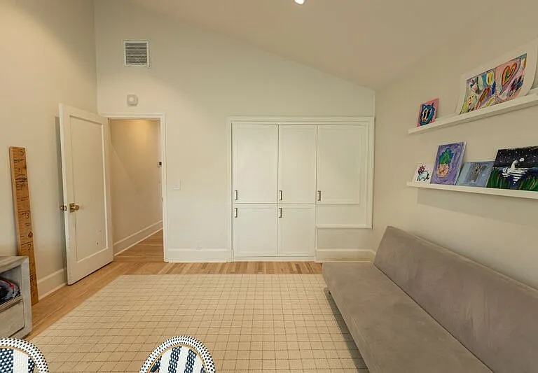12 S Stonington Rd — Photo 17