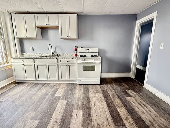 2nd image of 367 W Greenwich St #3-C