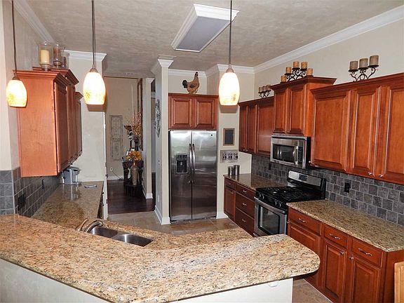 5th image of 11342 NW 67th Ter