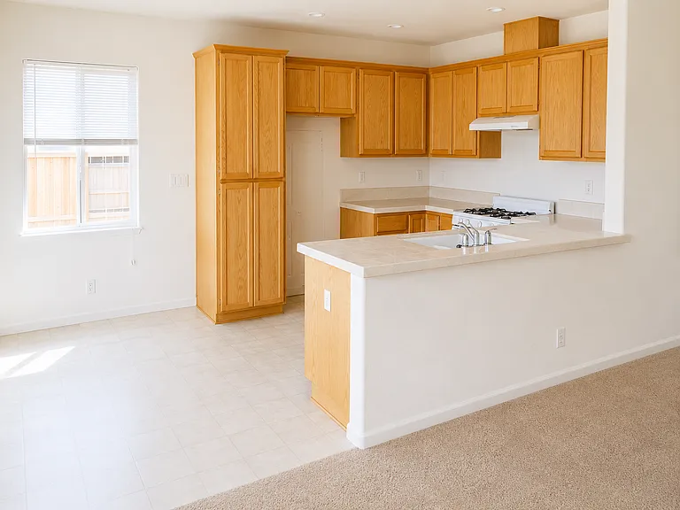 1504 Ardilla Dr — Photo 3