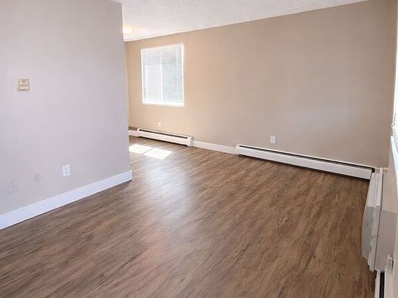 3rd image of 3048 W Amherst Ave #102