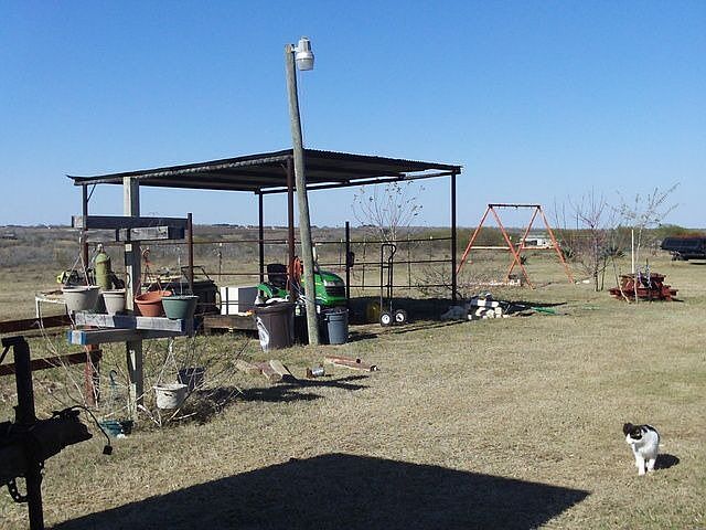 2nd image of 1530 Middle Rd