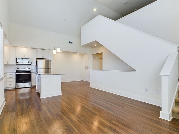 2nd image of 470 Arsdale Ave #29-206