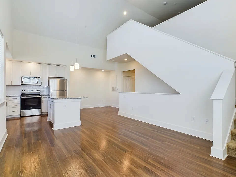 470 Arsdale Ave #29-206