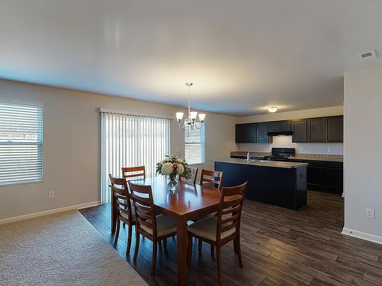 129 Maple Tree Ln — Photo 2
