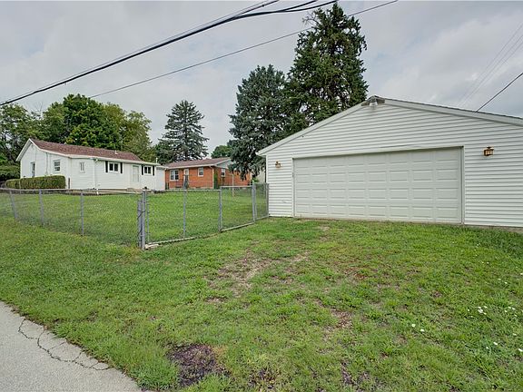 3rd image of 229 Hart Ave
