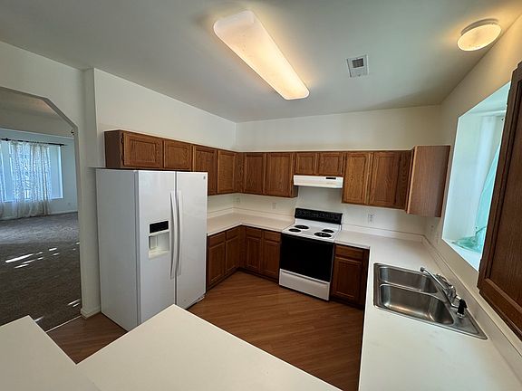 2nd image of 223 Southlake Pl
