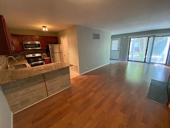 4th image of 923 Ashbury Ave