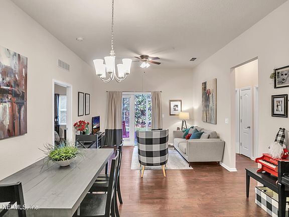 4th image of 200 LARKIN Place #101
