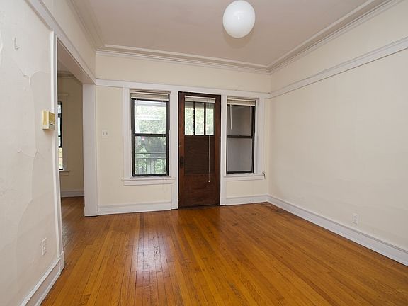 5th image of 3956 N Janssen Ave #S3