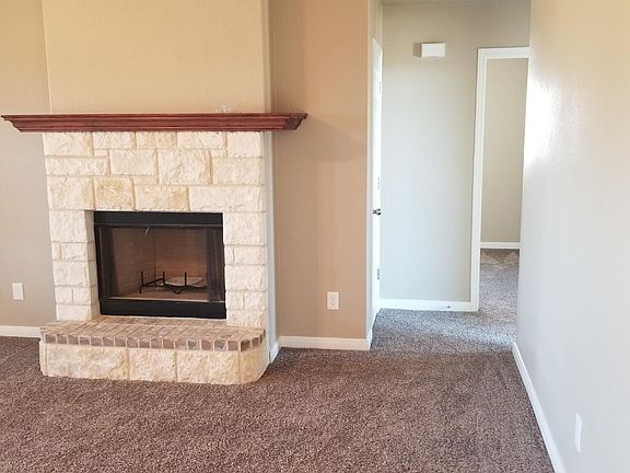 3rd image of 727 Kacie Dr