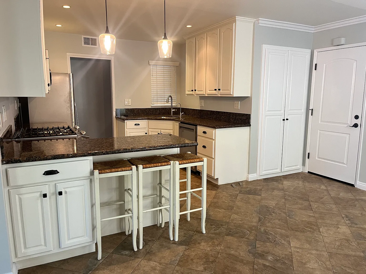 3 bed, 1527 sqft, $6,500 — Photo 4