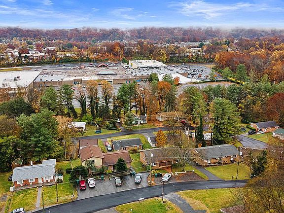 4 parking spaces available