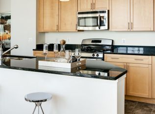 1301 Troy St APT 1016, Arlington, VA 22201