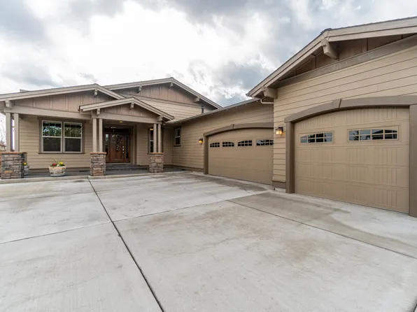 63101 Pikes Ct, Bend, OR 97701