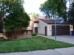 2704 S Glendale Ave, Sioux Falls, SD 57105