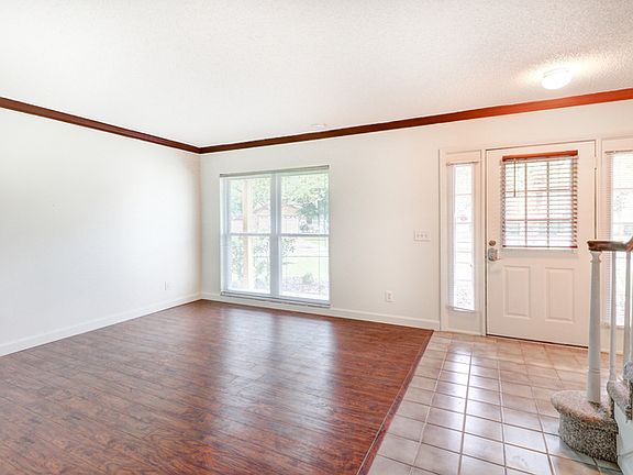 4th image of 16107 Country Crossing Dr