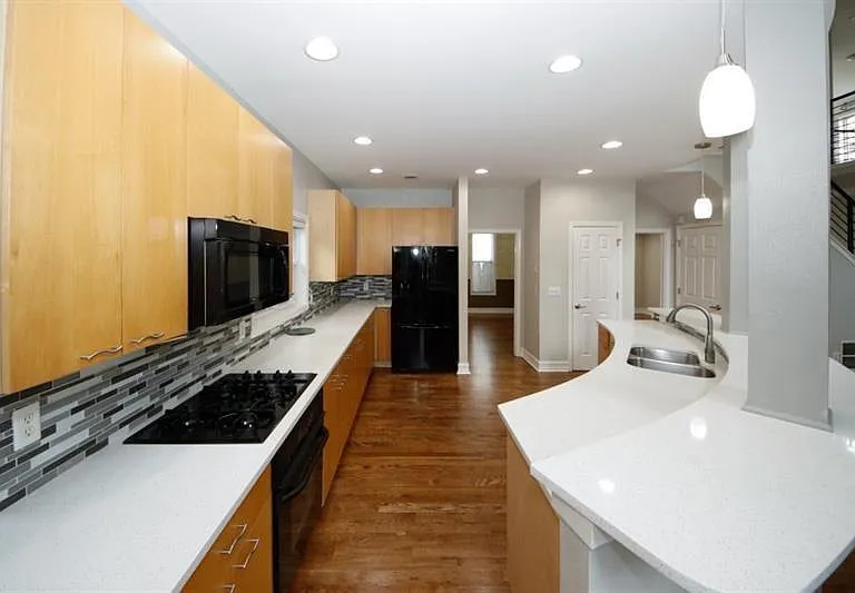 1354 Brookhaven Village Cir NE — Photo 11