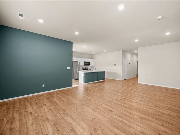 4th image of 8505 W Red Ave