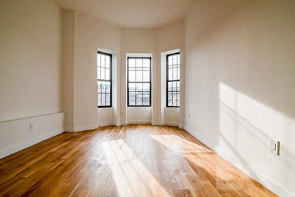 Rented by EXR | media 1