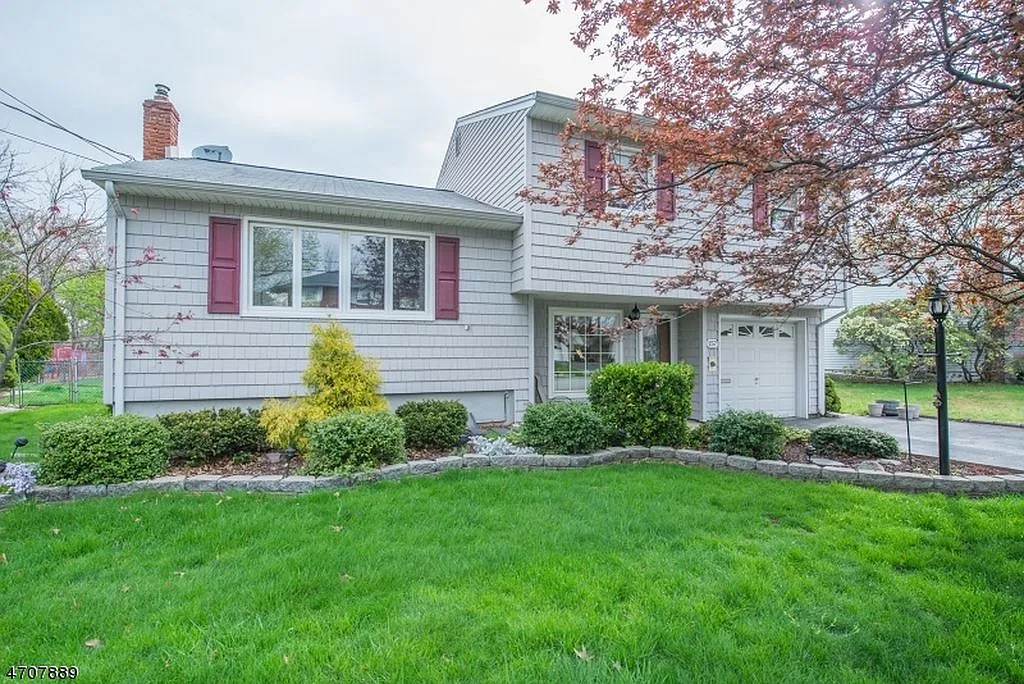157 Rutgers Pl photo 1