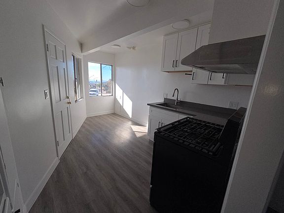 2nd image of 2624 Lake Ave APT D