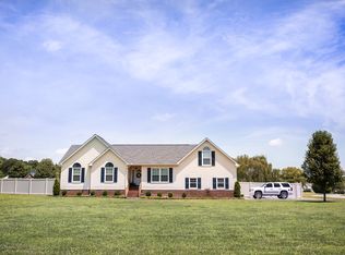 403 Plantation Ln, Smithfield, VA 23430