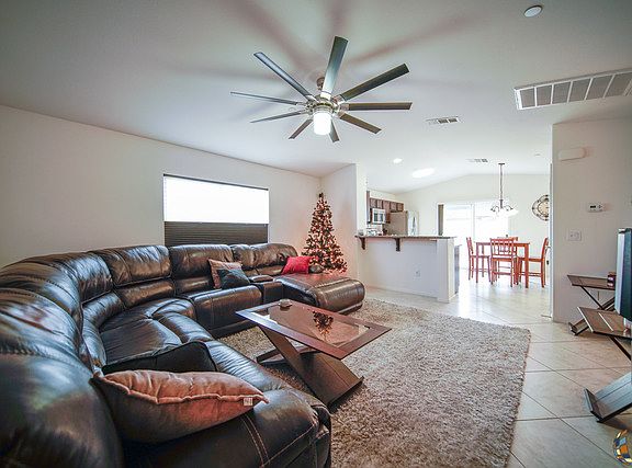 5th image of 606 McCarran Dr
