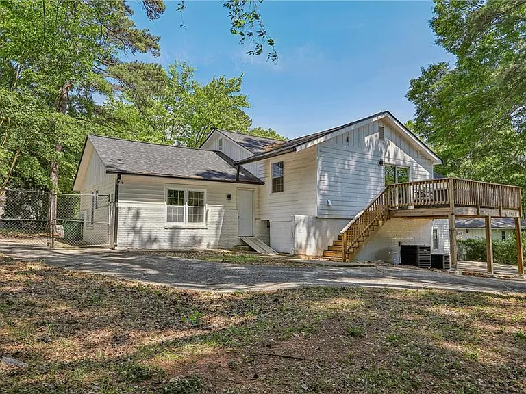 3898 Skidmore Dr — Photo 52