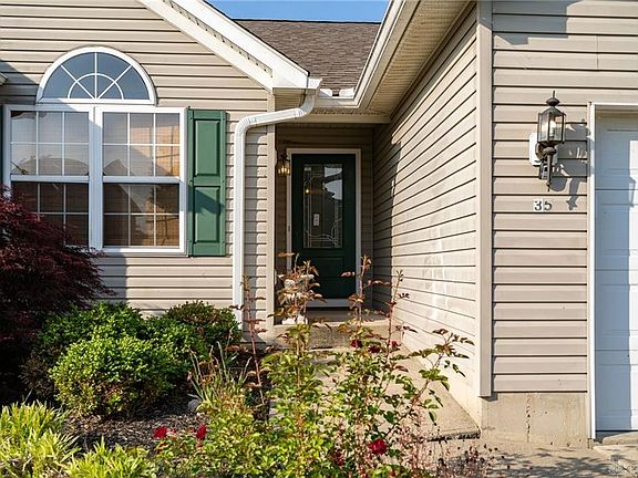 3rd image of 35 Woodgate Ct