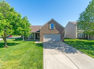 721 Bluff Creek Dr, Fortville, IN 46040