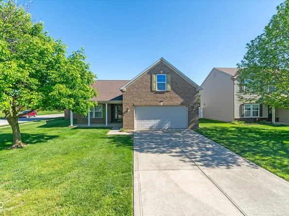 721 Bluff Creek Dr, Fortville, IN 46040