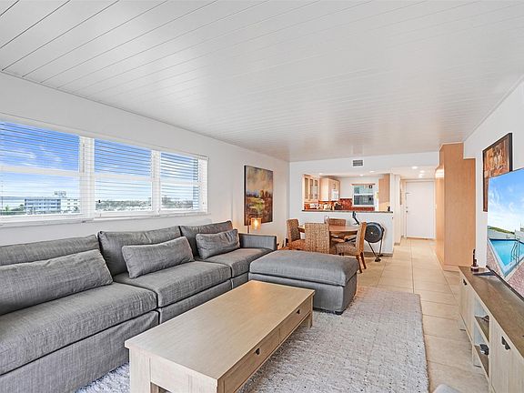 4th image of 4636 El Mar Drive #601
