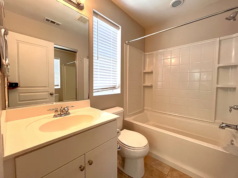 820 Harbor Cliff Way #260 — Photo 8