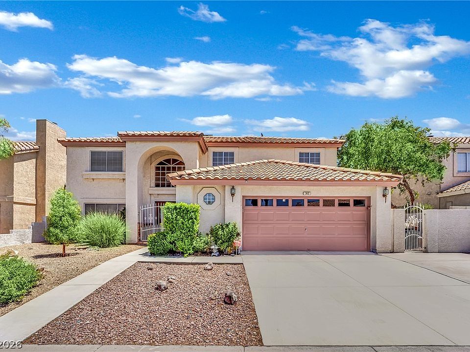 1st image of 742 Spruce Tree Cir