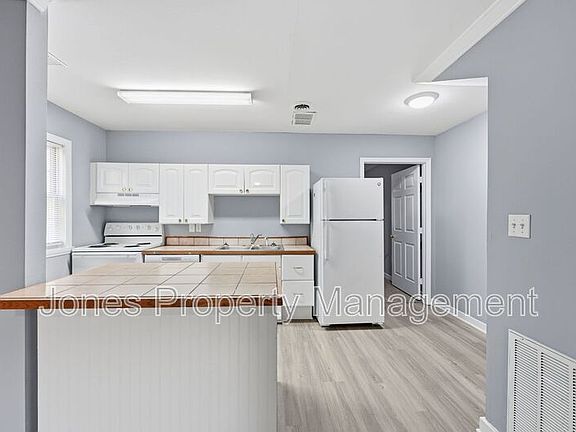 4th image of 324 N Key St #131