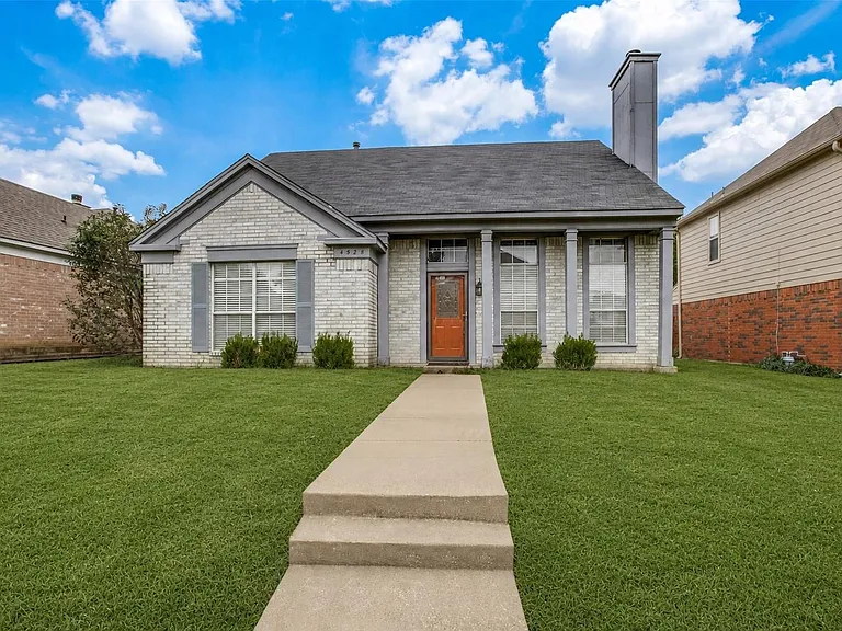 4528 Fargo Dr — Photo 1