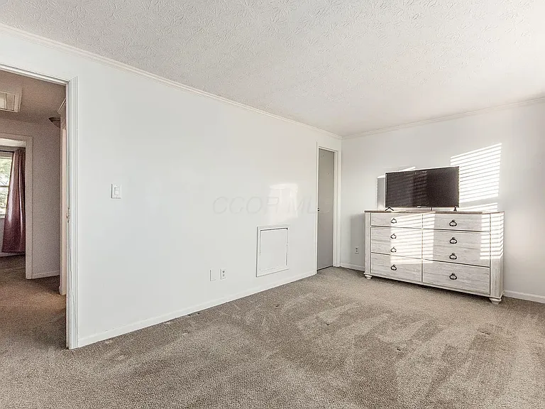 8651 Wilmette Ct — Photo 14