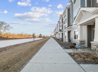 2031 Sequoia Ave, Mundelein, IL