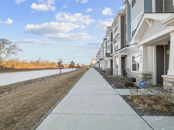 2031 Sequoia Ave, Mundelein, IL 60060