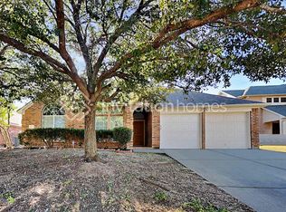 2919 Crystal Way, Grand Prairie, TX 75052