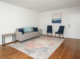 871 Vestavia Villa Ct APT D, Vestavia, AL 35226