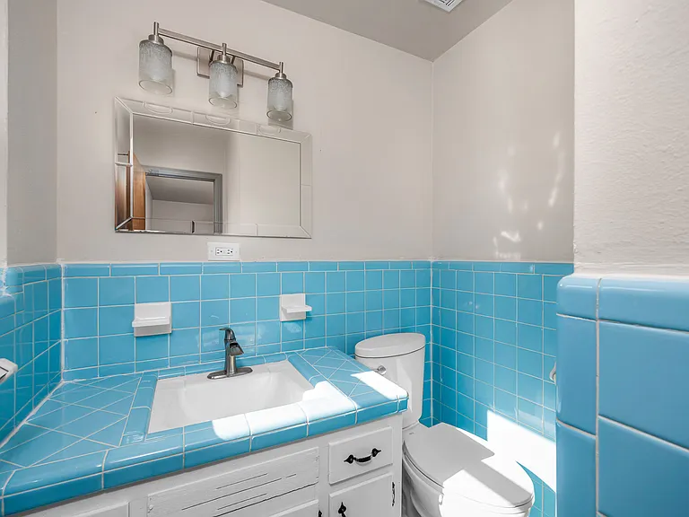 1502 NW 48th St — Photo 16