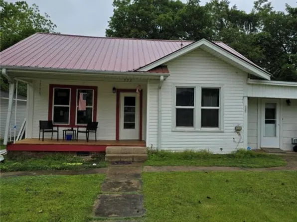 502 S 3rd St, Paris, AR 72855
