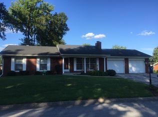 836 Beechwood Dr, Sellersburg, IN 47172