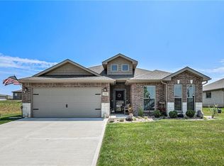 7543 Arapahoe Dr, Shawnee, KS 66227
