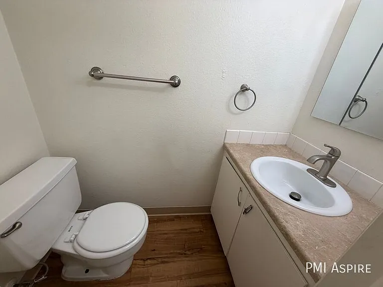 1410 E 6th St #1446 — Photo 6