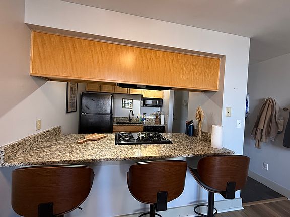 5th image of 600 E 8th St APT 4D
