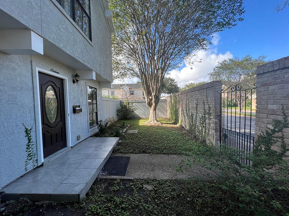 1st image of 16 Lake Shore Dr #16