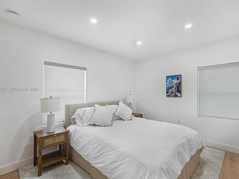 12325 NE 11th Pl — Photo 19